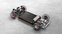 ポルシェ『マカン』に世界初の予防的異常検知システム搭載。AIでバッテリー寿命延長