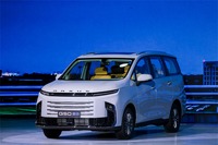 上汽大通(MAXUS)ブランドの新型ハイブリッドミニバン『G50』