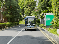 WeRideがシンガポールのリゾートワールドセントーサ(RWS)で完全無人運転のロボバス運行を開始