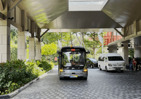 WeRideがシンガポールのリゾートワールドセントーサ(RWS)で完全無人運転のロボバス運行を開始