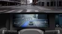 Unreal Engineによって描画されるADASのUI。現実の道路状況をリアルタイムに3Dグラフィックスで再現し、ドライバーに直感的な情報を提供する。