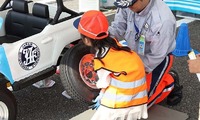本格的なメカニック体験を楽しめる
