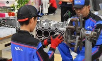 本格的なメカニック体験を楽しめる