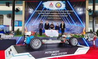 ミツビシ・モーターズ・タイランドがバンコクのタルン技術学校にPHEV技術展示モデルを寄贈
