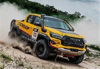 メテオコートが採用されたレース車両（バンパーとフェンダーに使用）