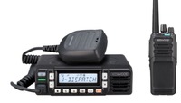 「NX-1000」シリーズ モービル（左）& ポータブル（右）