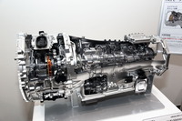 FR用1モーターハイブリッドトランスミッション。タンドラやセコイアなど大型車に搭載