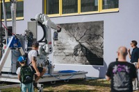 高度なロボット技術とAIを融合させた独創的なアート作品