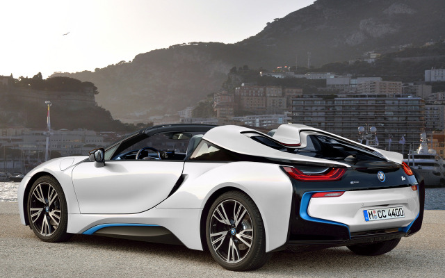 BMWi8 スパイダースクープ写真