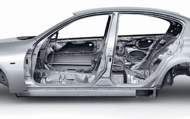 【日産 スカイライン 新型発表】プラットフォームもボディも一新