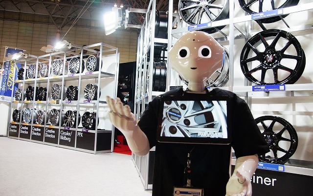 東ホール、Kyohoコーポレーションブースに配置されたPepper。