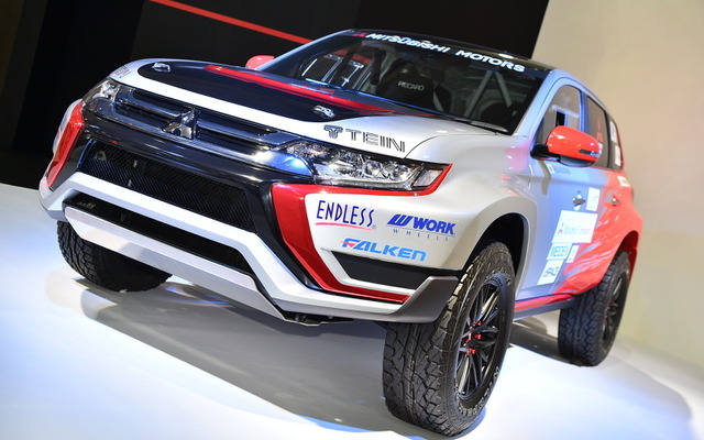 三菱 ラリーカー アウトランダーPHEV（東京オートサロン16）
