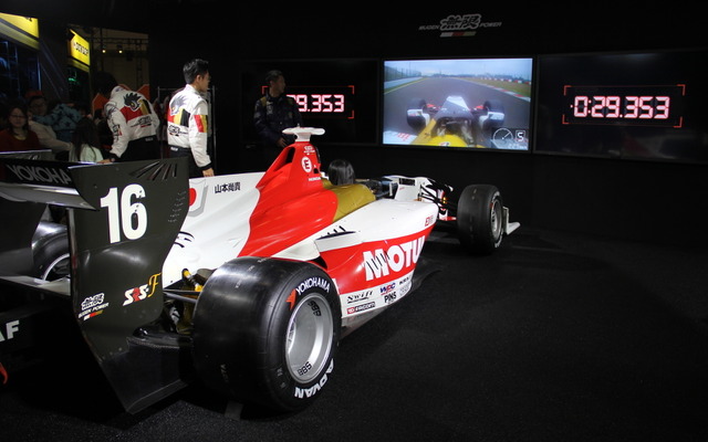 無限ブースに登場したスーパーフォーミュラマシン