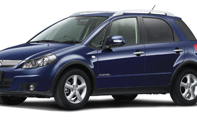 スズキ SX4 にウインター仕様のサロモンリミテッド