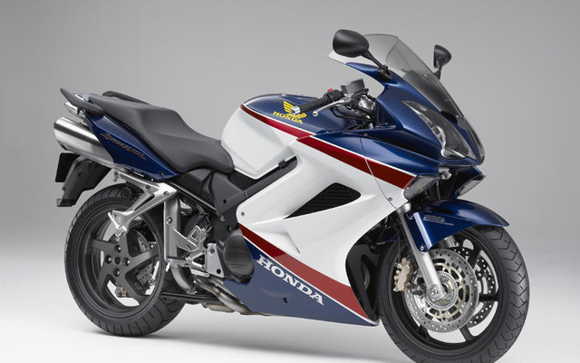 ホンダ VFR に限定車…V45インターセプターをイメージ