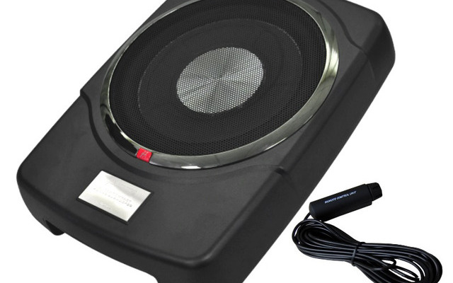 手軽に低音アップ！パワードサブウーファーの役目とは