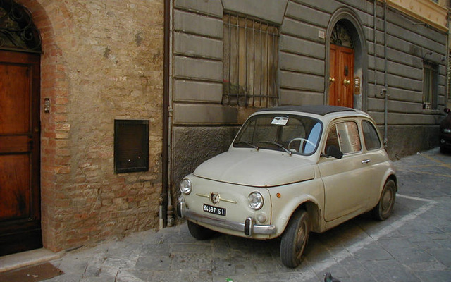 車を捨てて定期券をもらおう! ---イタリア政府のアイディア