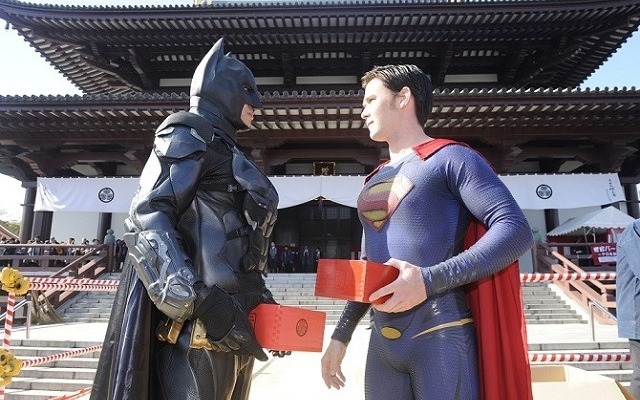 バットマン、スーパーマンが「豆まき」　増上寺「節分追儺式」で正義をアピール