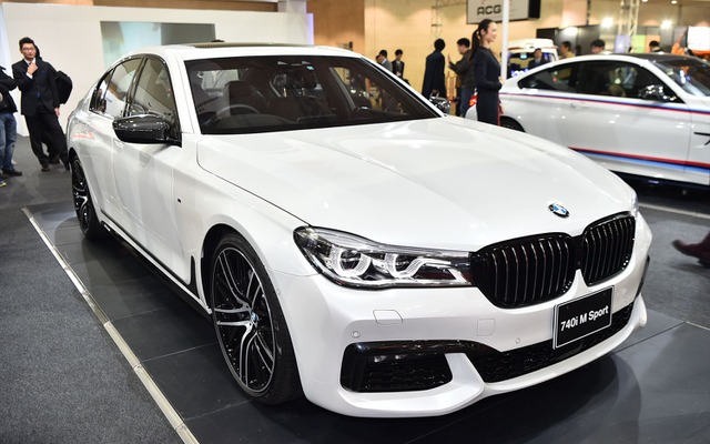 BMW 740i M Sport（東京オートサロン16）