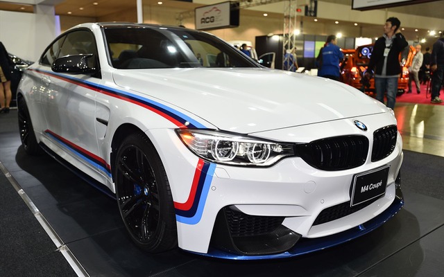 BMW M4 クーペ with Mパフォーマンスパーツ（東京オートサロン16）