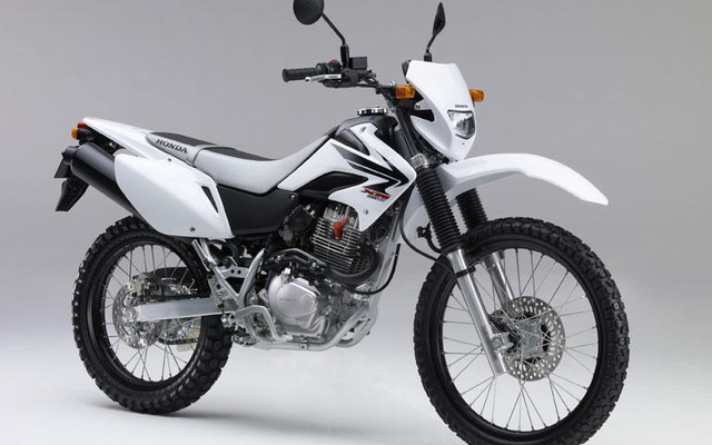 ホンダ、XR230を一部改良、カラーリングも変更して発売
