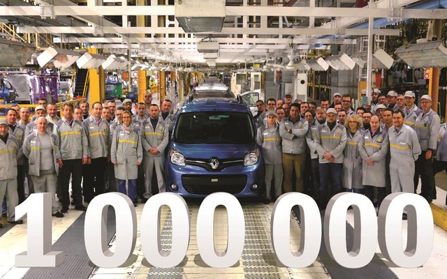 フランスのルノーのモブージュ工場から現行カングーの累計100万台目がラインオフ