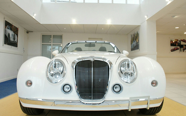 光岡自動車 英国ショールーム