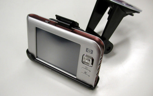 カーナビにも使えるGPS内蔵PDA「HP Travel Companion」