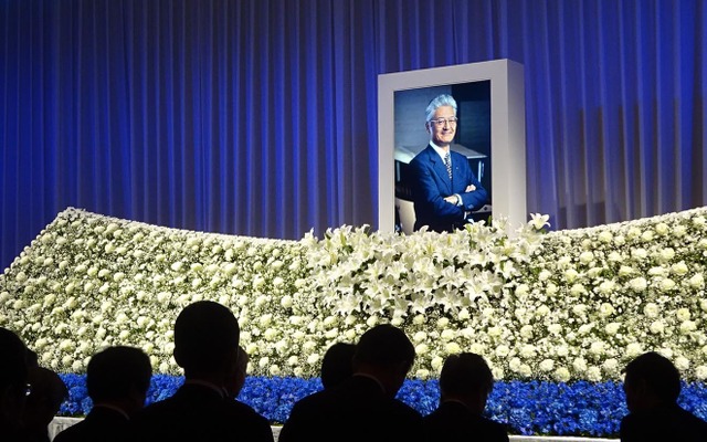 2015年12月18日に81歳で死去した塙義一氏の「お別れの会」が2月23日、都内のホテルで開かれた