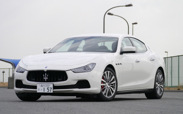 マセラティ ギブリ S Q4