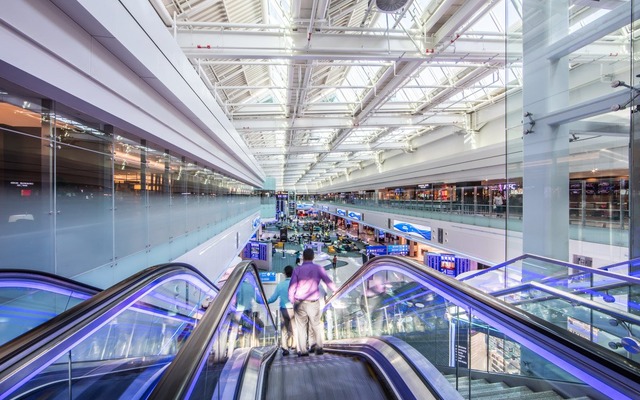 ドバイ国際空港コンコースD