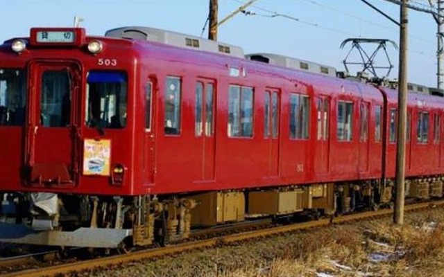 引退する600系D03編成。近鉄養老線時代と同じマルーン色で運行されている。
