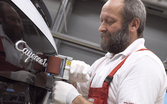 ポルシェ、ニュー カイエン を生産開始