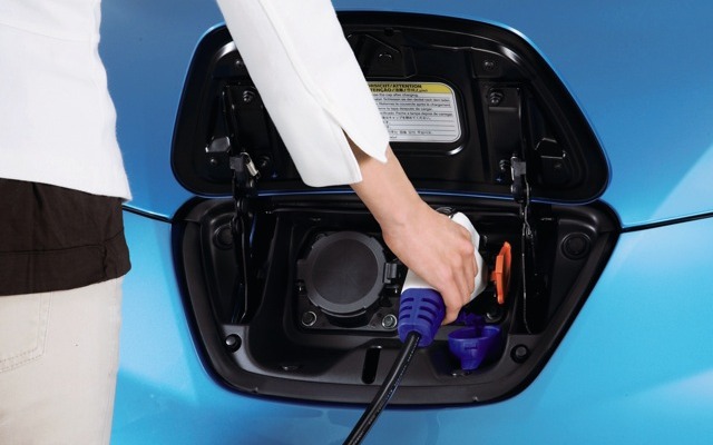 日産リーフの充電ポート