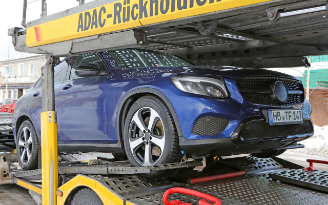 メルセデスベンツ GLC クーペ スクープ写真