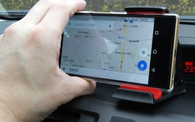 クリップ型車載用スマホホルダー
