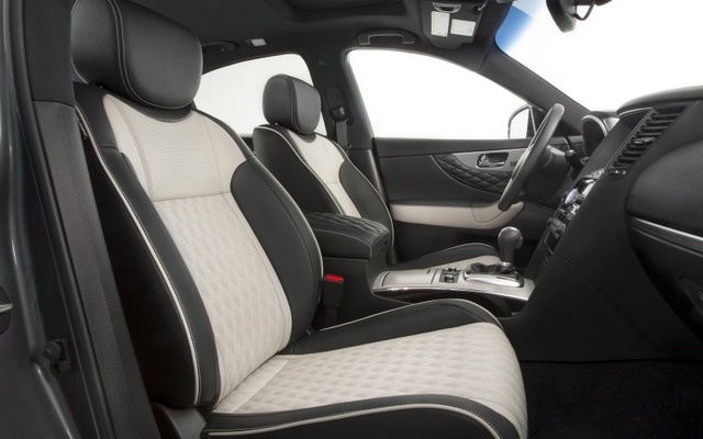 インフィニティ QX70 リミテッド