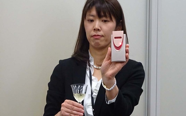 ホンダと日立製作所のポータブル呼気アルコール検知器