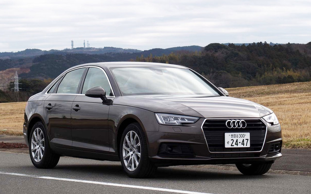アウディA4 2.0 TFSI オプション装着車。オプション色は8万5000円。
