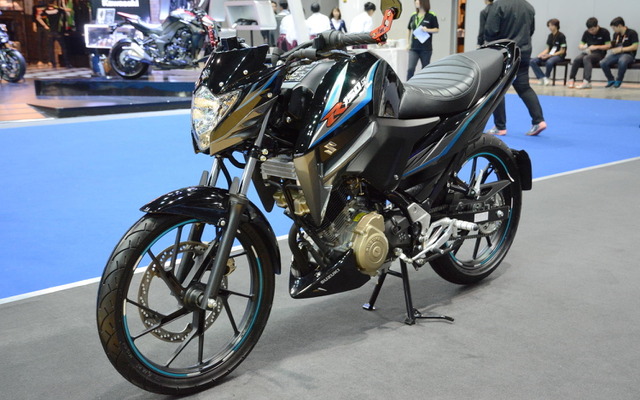 スズキ R150S BLACK HAWK