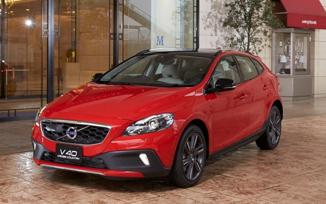 ボルボ V40クロスカントリー アン ミカセレクション