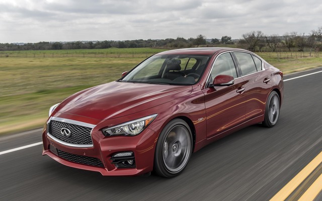 インフィニティ Q50 レッドスポーツ400