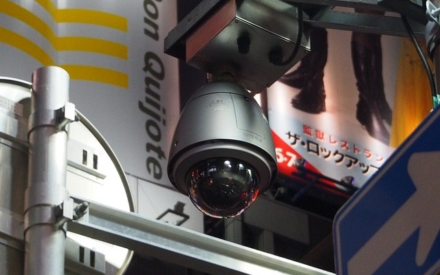 監視カメラは2020年に向けて日本国内でのニーズも高まっており、個人から官公庁、自治体までさまざまな場所で設置が進んでいる。中でもネットワークカメラは主流になりつつある製品ジャンルだ（撮影：防犯システム取材班）