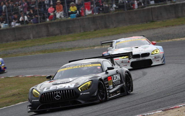 優勝の#65 メルセデスAMG GT3。