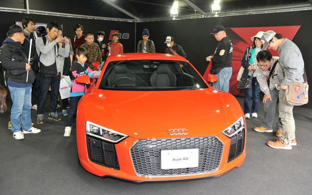アウディ R8