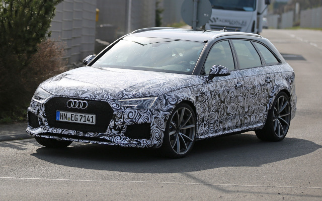 アウディRS4 アバントスクープ写真