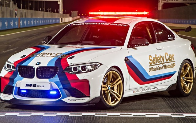 BMW M2 クーペのMoto GPセーフティカー