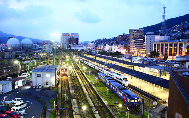 JR長崎線 長崎駅。九州新幹線 西九州ルート（博多―長崎）は、リレー方式で運行することで与党・県・国・JRなどが合意した