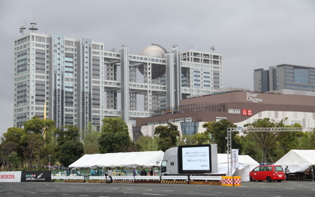 モータースポーツジャパン2016は強風のため2日目は中止に