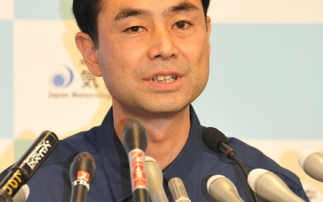気象庁は連日、地震の注意を呼び掛けている。写真は青木元地震火山監視課長
